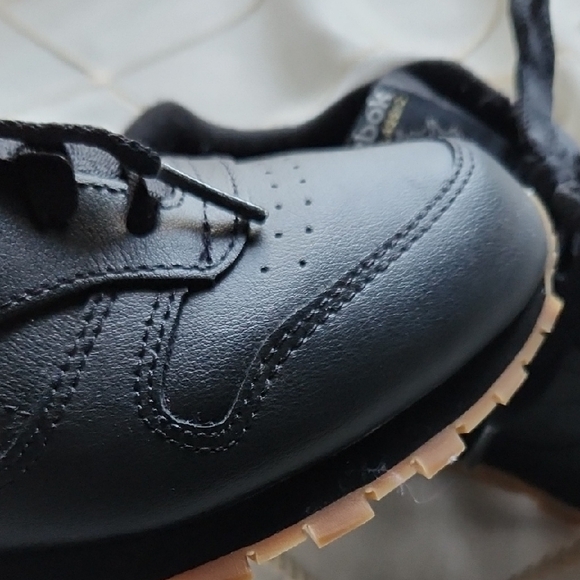 Reebok Classic Leather Shoes Sneakers Black Low Top Retro‎ Kids 5.5 - Picture 4 of 6